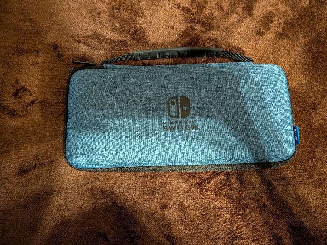 m*a様 Nintendo Switch 本体 赤/青 Joy-Con セット