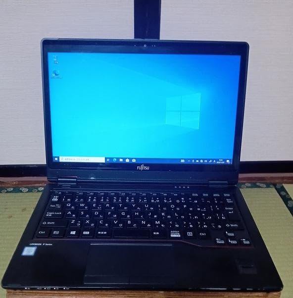 富士通　LIFEBOOK P727/P　12.5型 タッチパネル