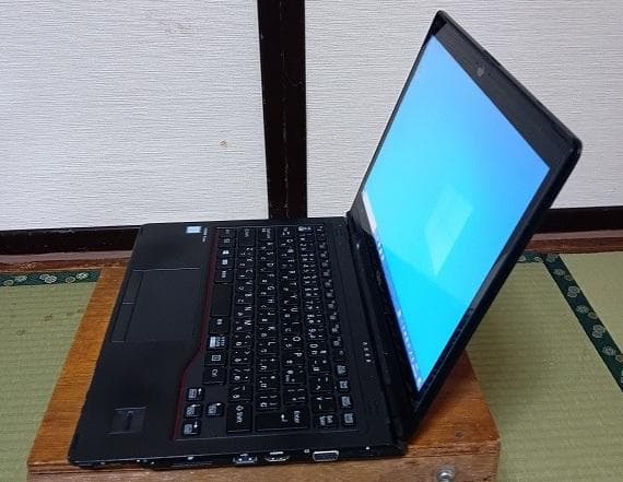 富士通　LIFEBOOK P727/P　12.5型 タッチパネル