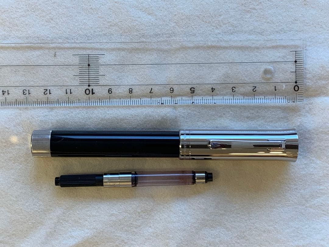 ファバーカステル　イントゥイション　レジン太軸万年筆　18C OB