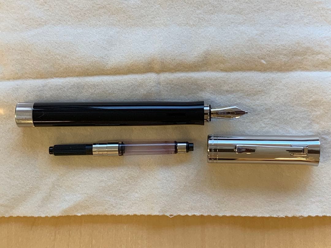 ファバーカステル　イントゥイション　レジン太軸万年筆　18C OB