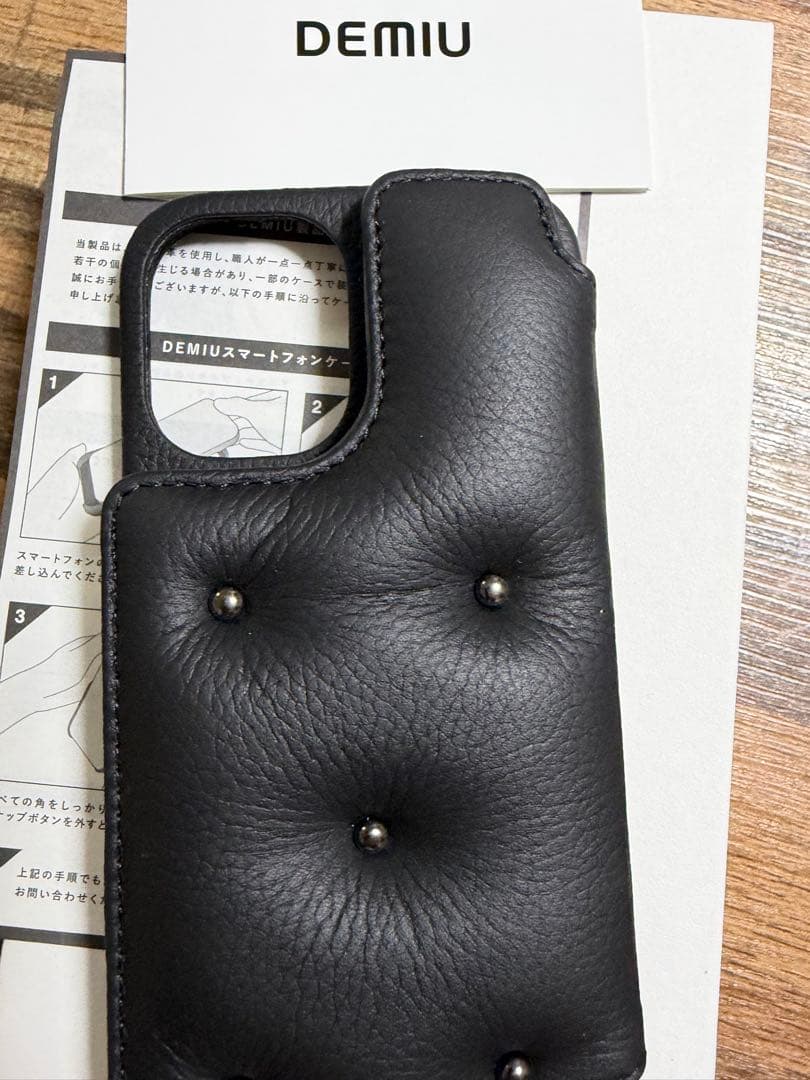 新品未使用　DEMIU レザー iPhone16 ケース カードポケット付き