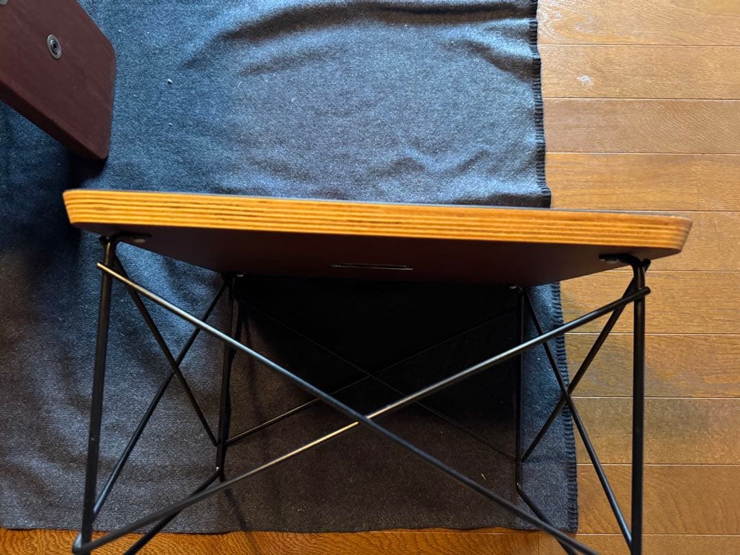 ハーマンミラー イームズワイヤーベーステーブル ブラック×ブラック