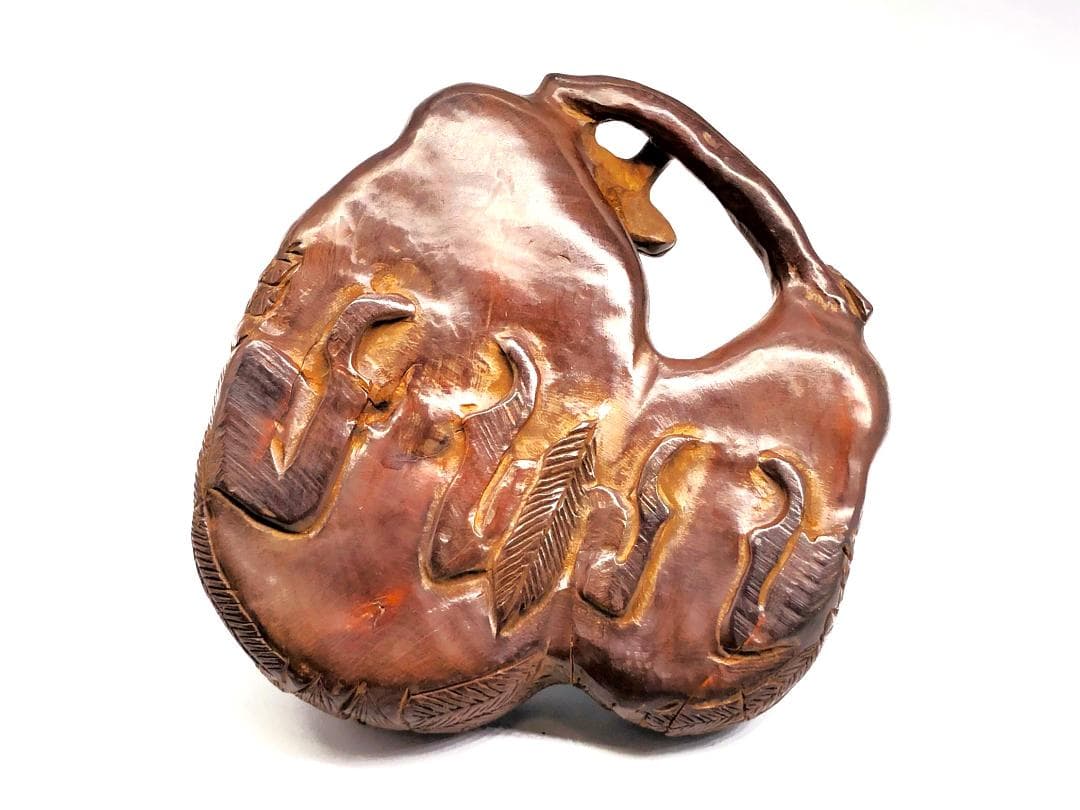 【 獺図木硯 】　カワウソ容彫り　骨董 　桐箱付き