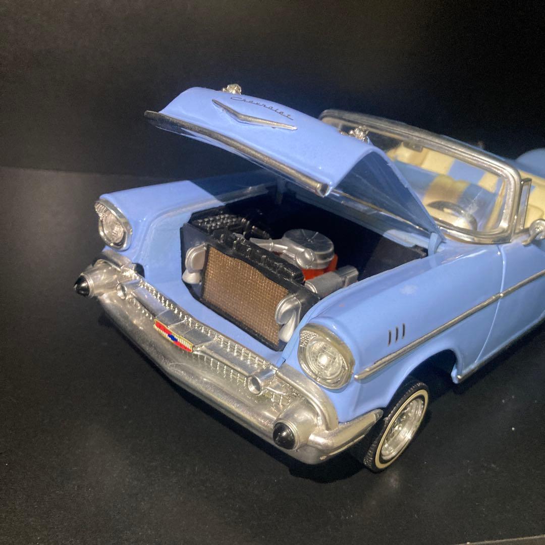 1957年シボレーベルエア　コンバーチブル　ローライダー　カスタム　1/18