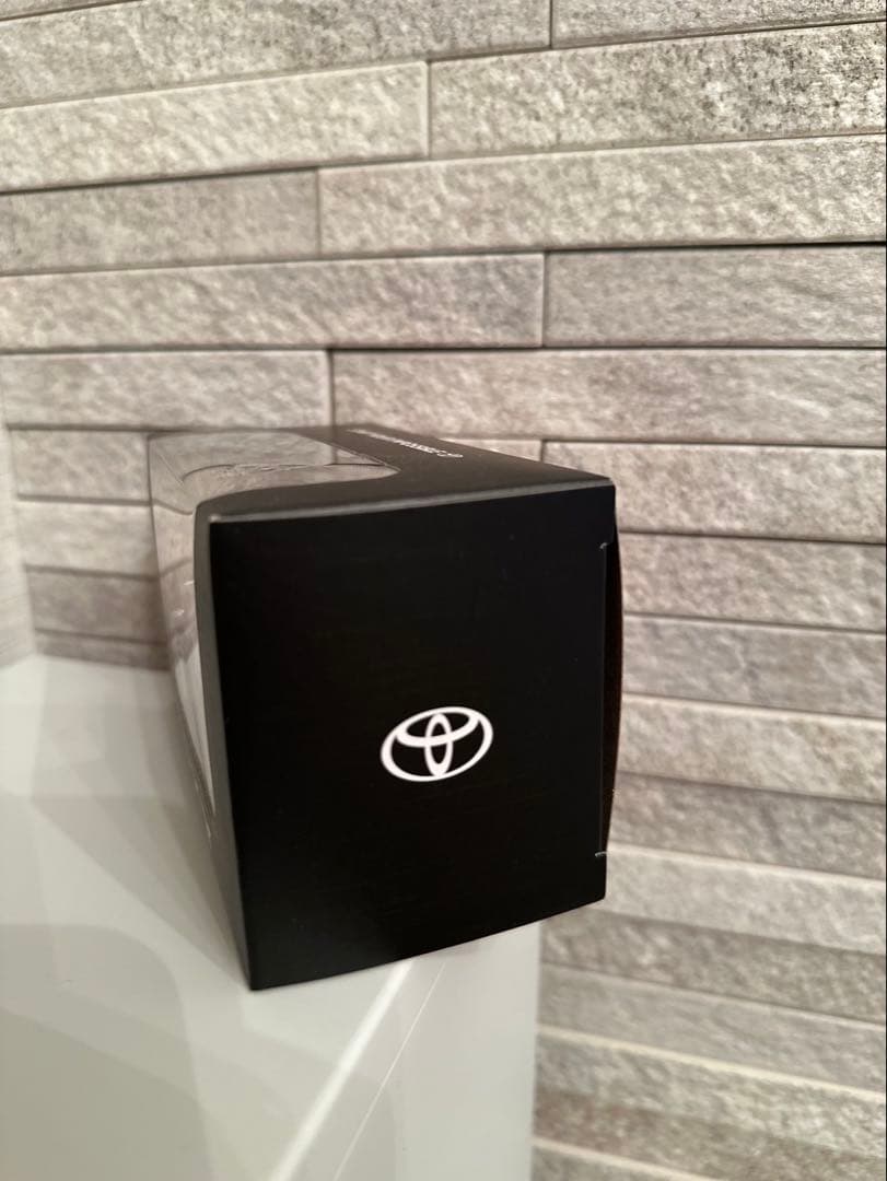 TOYOTA VOXY フィギュア　ミニカー　トミカ　ヴォクシー　ノア　限定