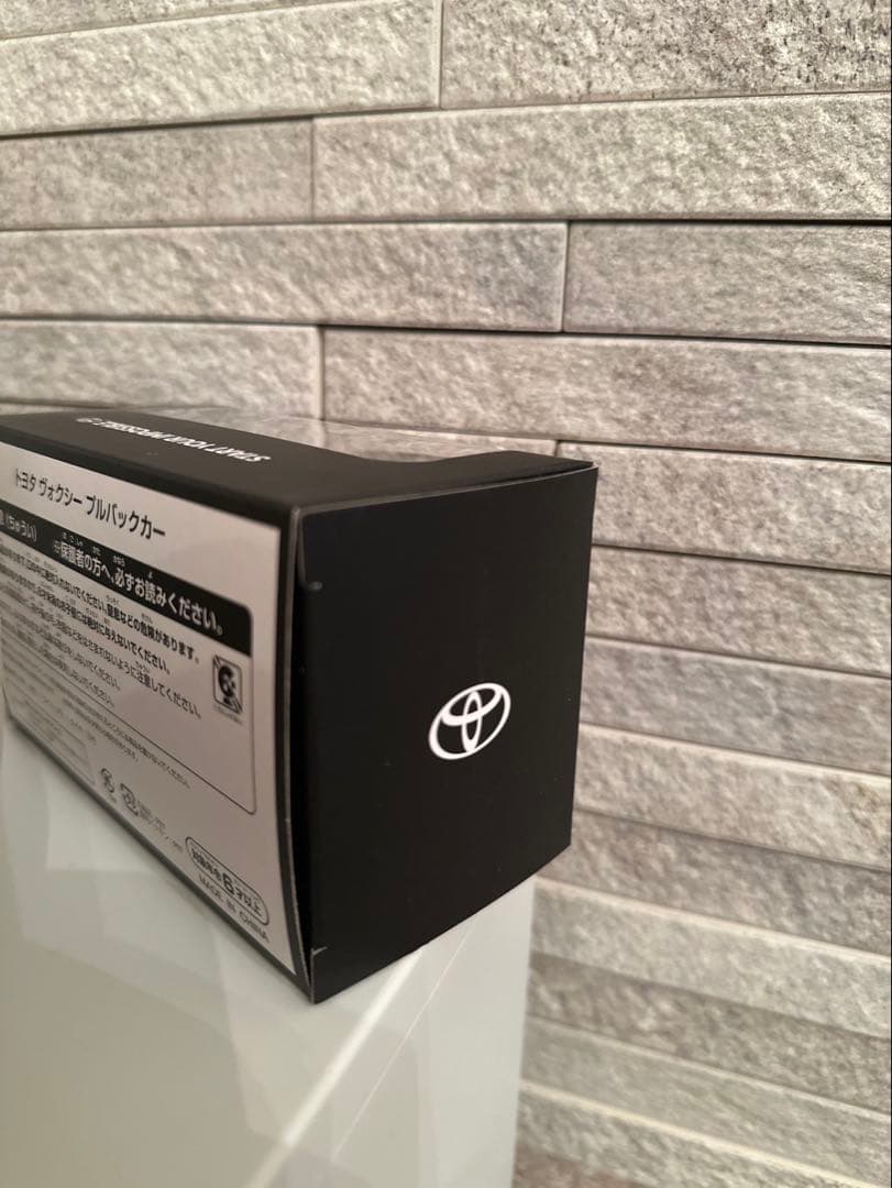 TOYOTA VOXY フィギュア　ミニカー　トミカ　ヴォクシー　ノア　限定