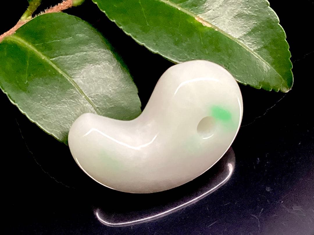 ✳premiumシリーズ一流の勾玉　コレクション レベルです‼️糸魚川翡翠　特別品