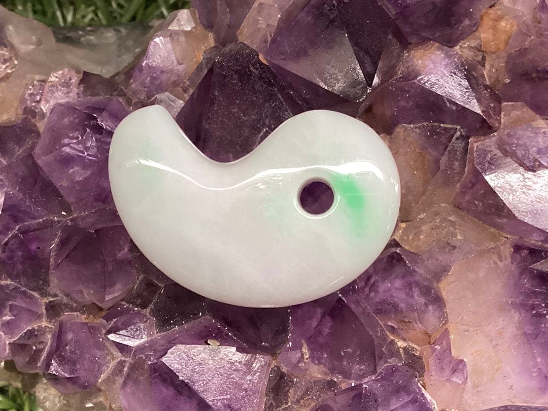 ✳premiumシリーズ一流の勾玉　コレクション レベルです‼️糸魚川翡翠　特別品