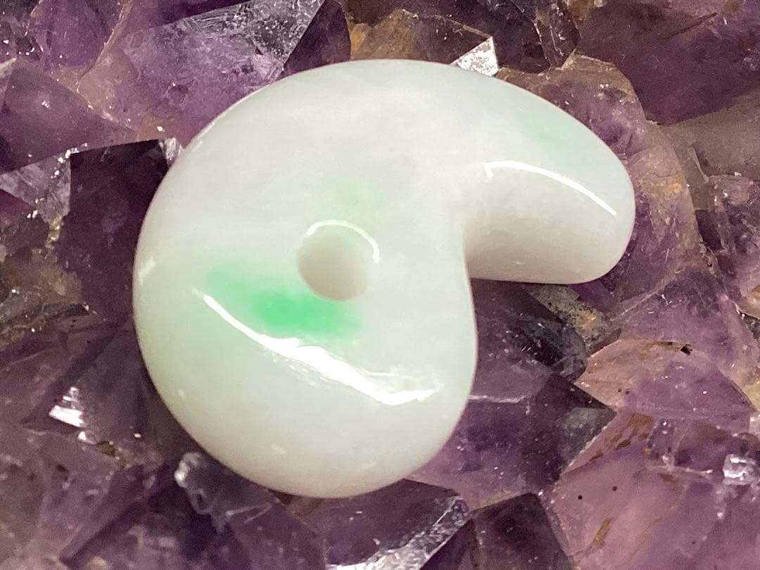 ✳premiumシリーズ一流の勾玉　コレクション レベルです‼️糸魚川翡翠　特別品