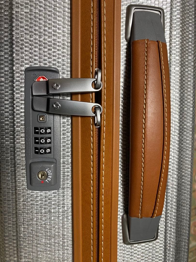 サムソナイトブラックレーベル　ライトキューブ デラックス スピナー 55/20