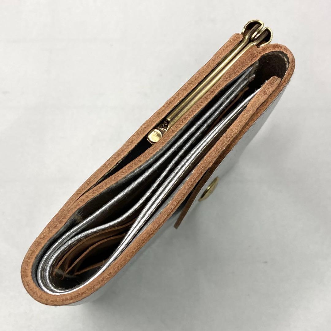 希少未使用 イルビゾンテILBISONTE がま口 折り財布 ロゴ型押しシルバー