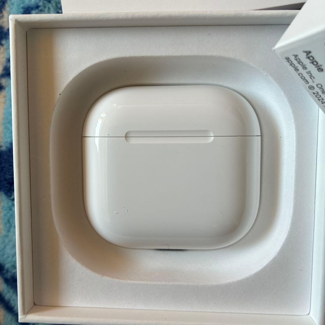 Apple AirPods4本体 ホワイト　新品正規品