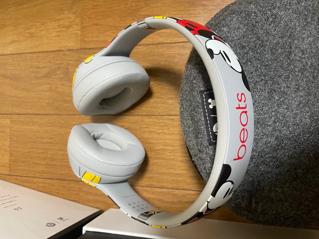 Beats Solo3 Wirelessミッキーマウス ヘッドホン