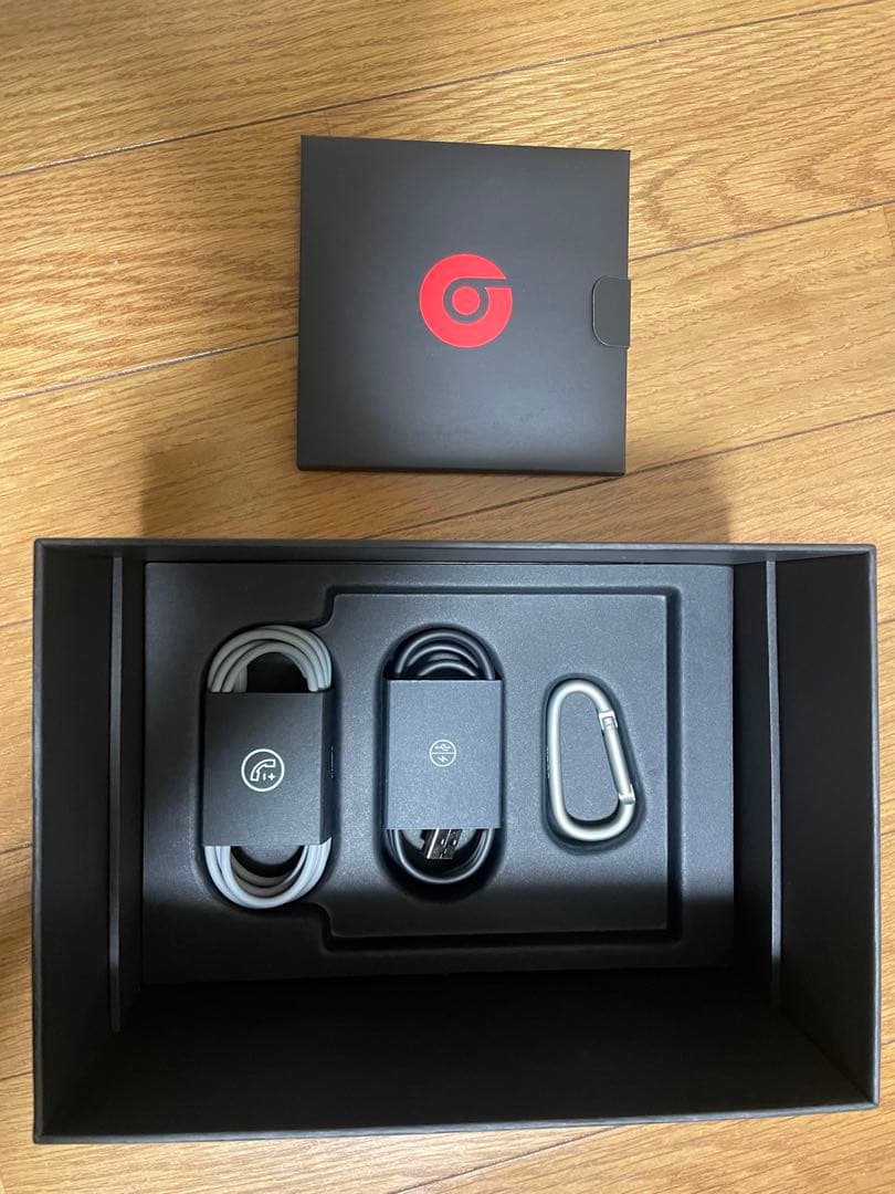 Beats Solo3 Wirelessミッキーマウス ヘッドホン