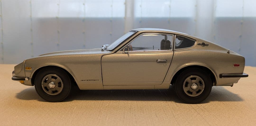 1/18 京商製　DATSUN 240Z シルバー