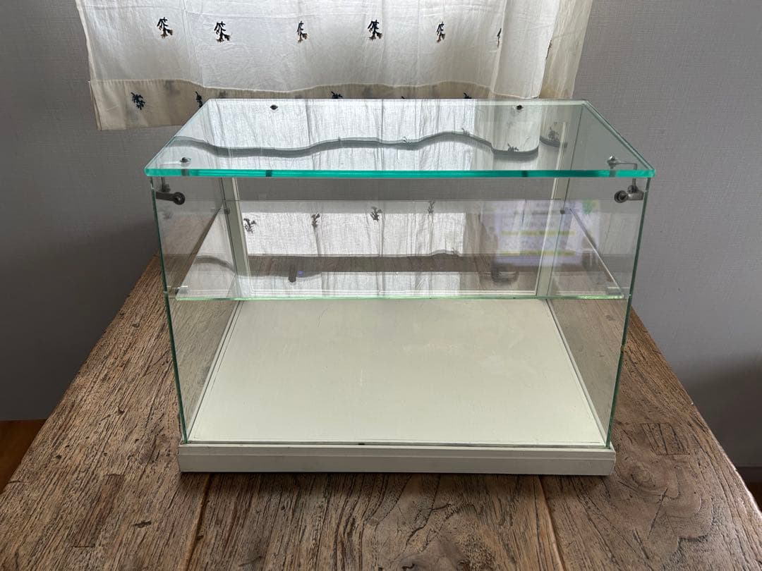 レトロ　台形ガラスショーケース