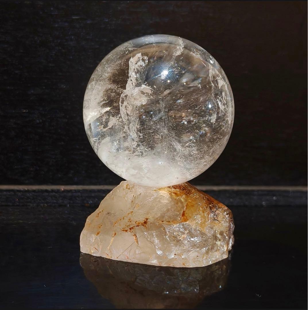 貫入、内包あり幻の水晶山梨県乙女水晶丸玉41mm