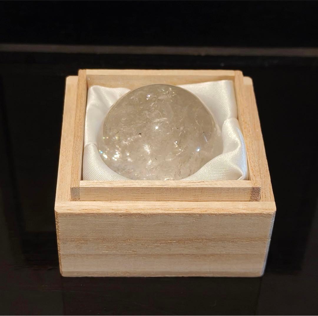 貫入、内包あり幻の水晶山梨県乙女水晶丸玉41mm