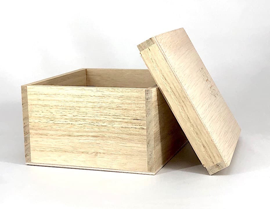 九谷焼　中村梅山作　交趾　鹿香合　無傷　保護箱　保証。