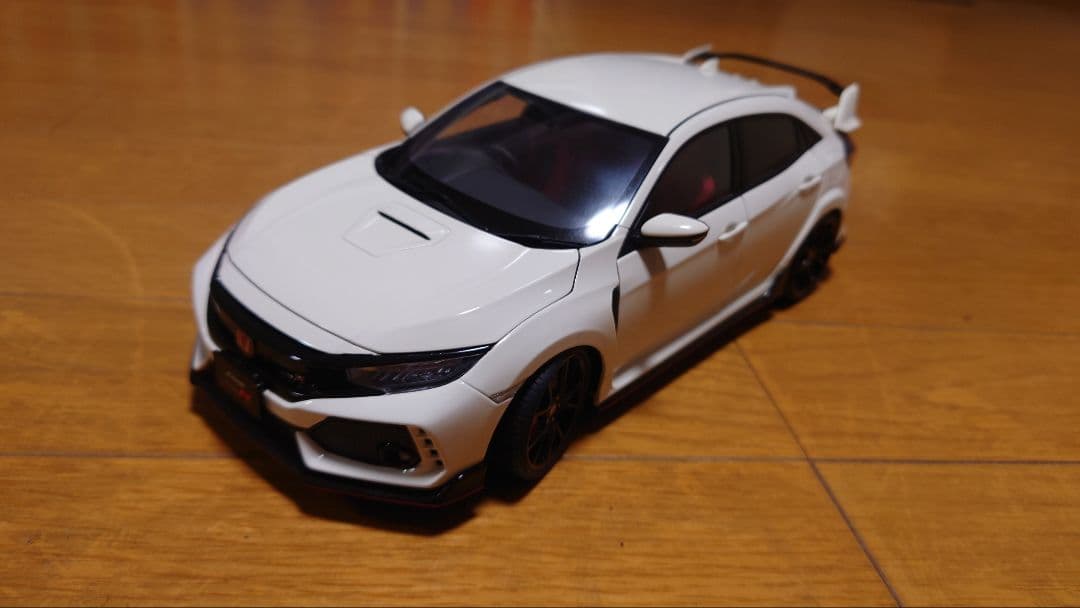 AUTOart 1/18 ホンダ シビック タイプR FK8 前期型