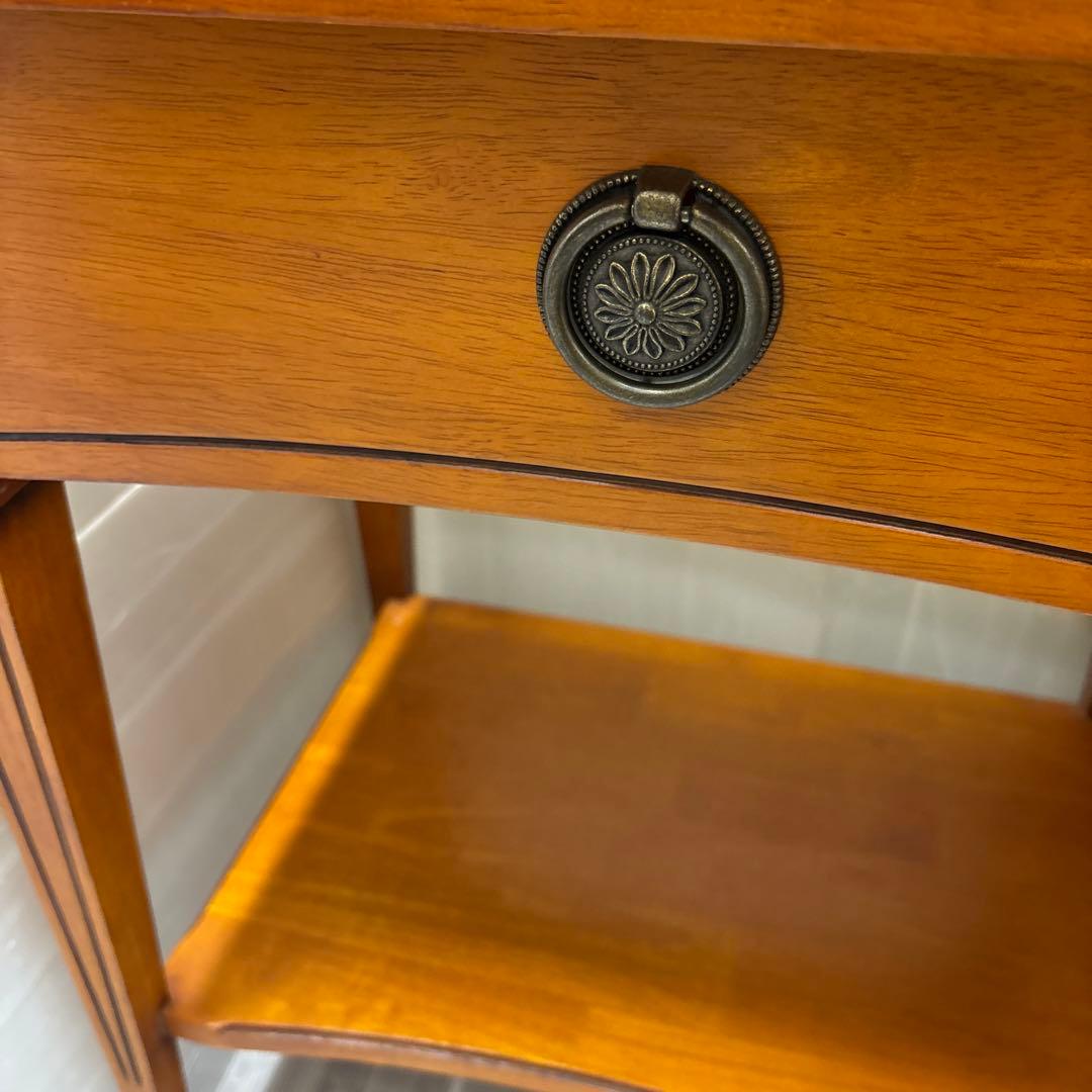 サイドテーブル　チェスト　机