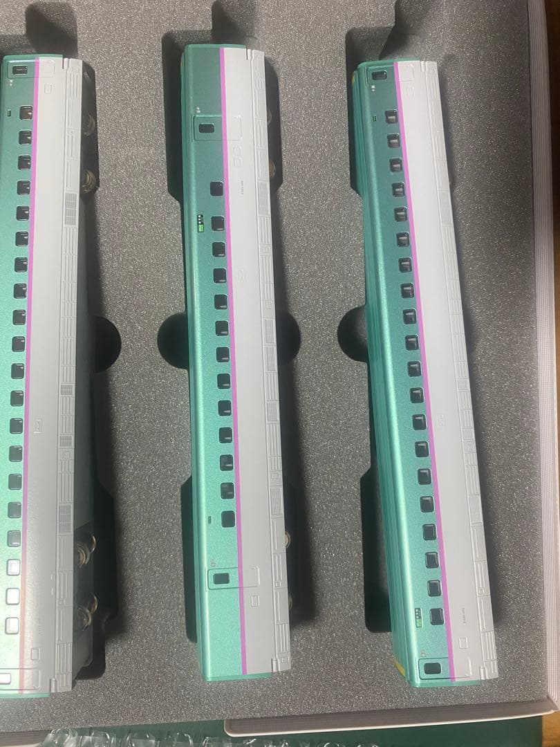 全車純正室内灯付き！　KATO E5系新幹線 はやぶさ 10両セット