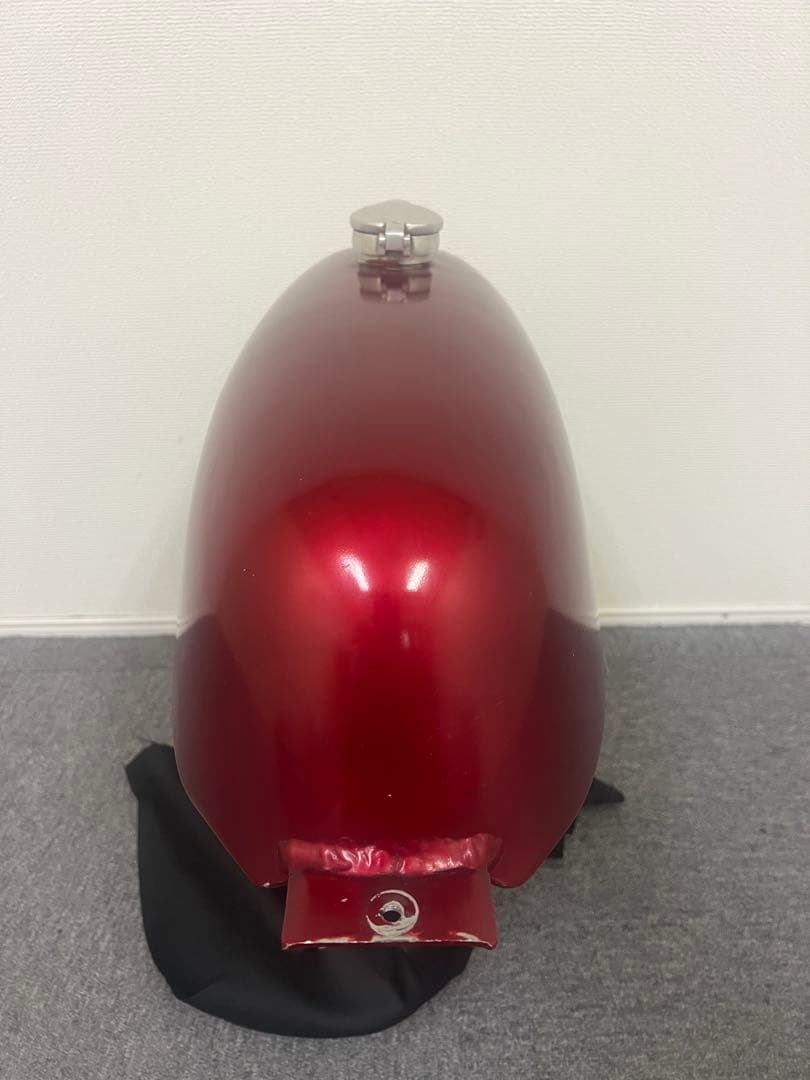アルミタンク　赤　車種不明