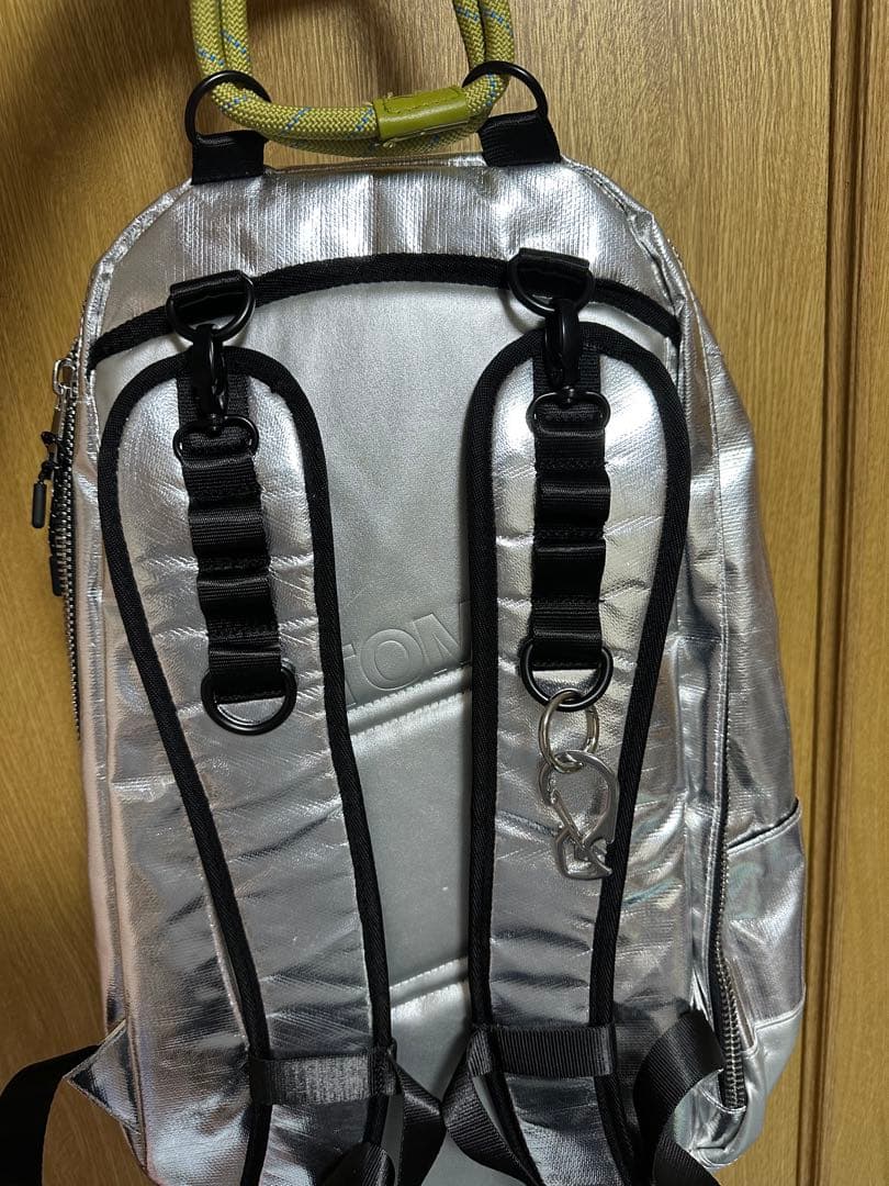 ずとまよ　バッグパック　改良前　シルバー　リュック