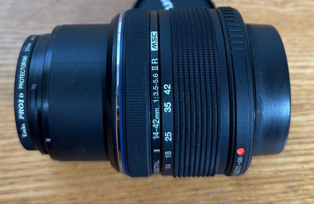 オリンパス　M.Zuiko 14-42mm f3.5-5.6 II R レンズ