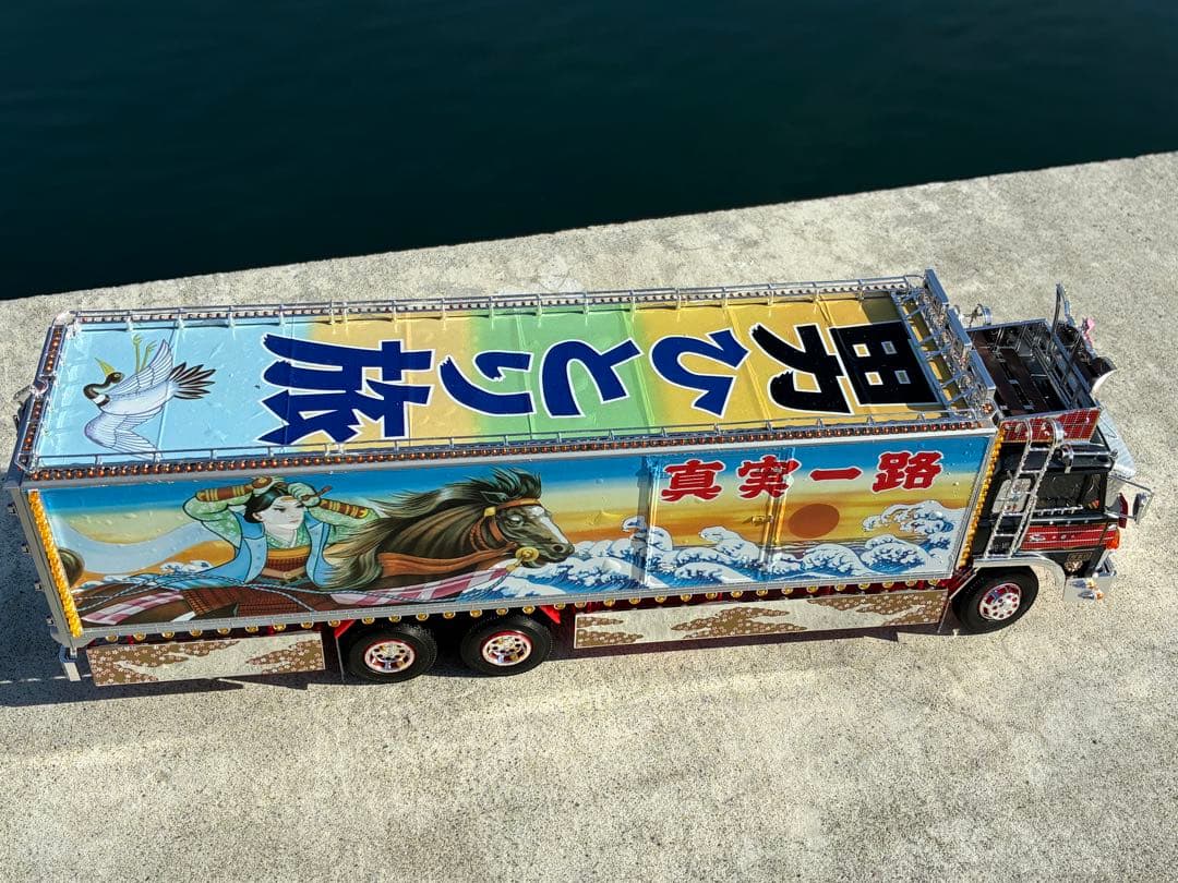 トラック野郎一番星男一匹桃次郎デコトラプラモデル