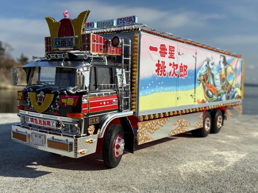 トラック野郎一番星男一匹桃次郎デコトラプラモデル