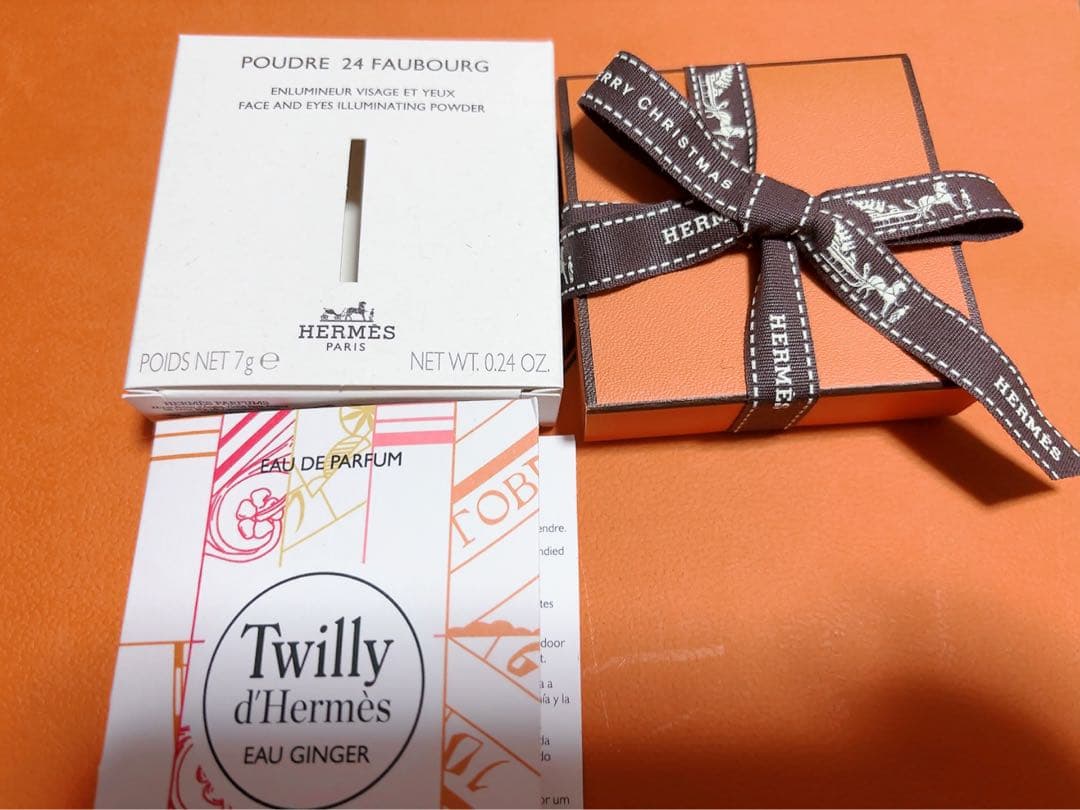 コスメ、エルメス　プードル24フォーブル　02 ローズ　ゴールド