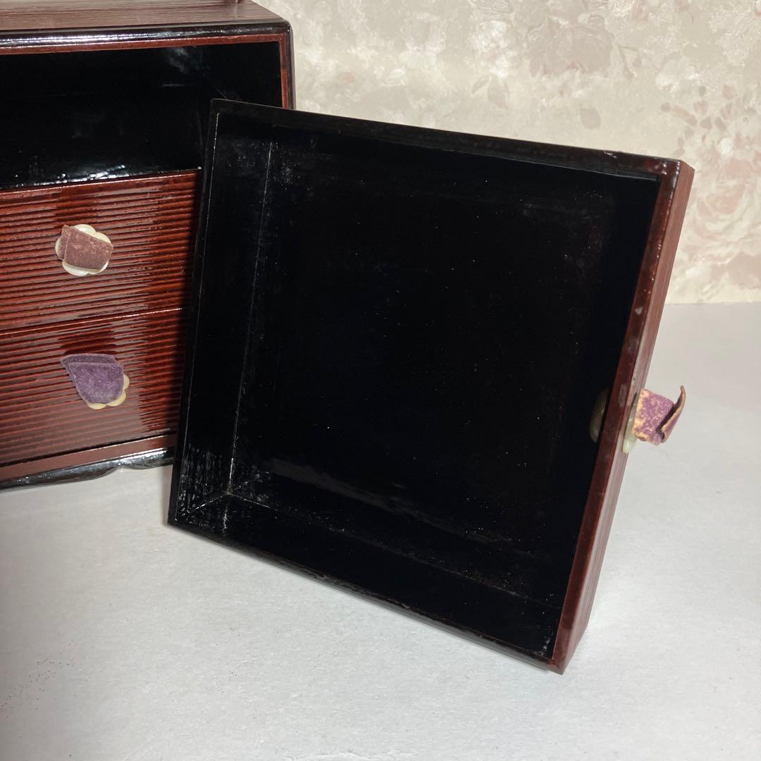 骨董紅溜塗り手提げ付き三段菓子箪笥