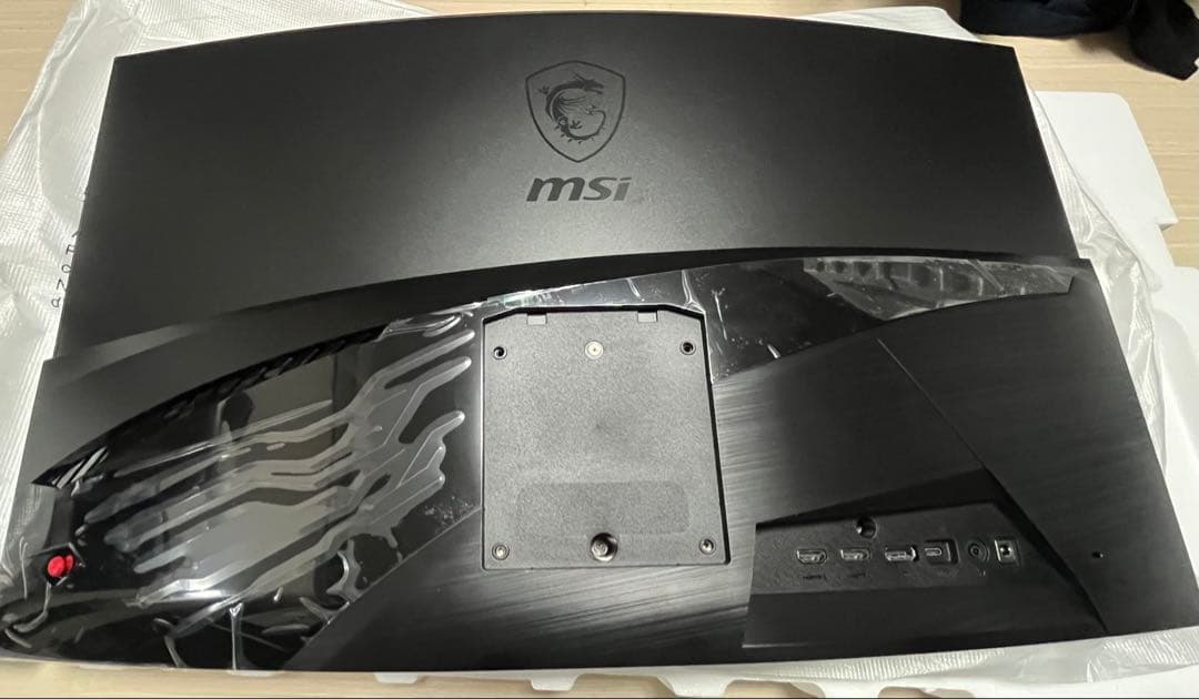 MSI MAG321CUP 32インチ 4K 160Hz ゲーミングモニター