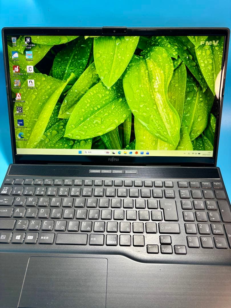 富士通 LIFEBOOK AH77/E3 i7 1165G7 2TB 32GB