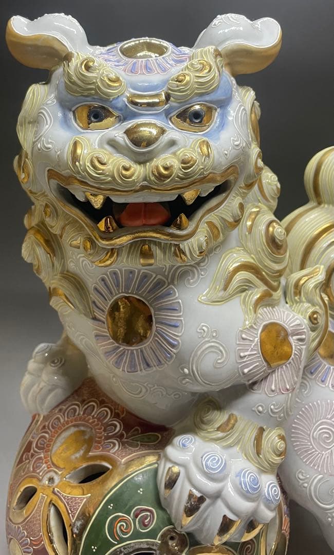 九谷焼　金彩白獅子　玉獅子　玉乗り獅子　太吉　36cm n133