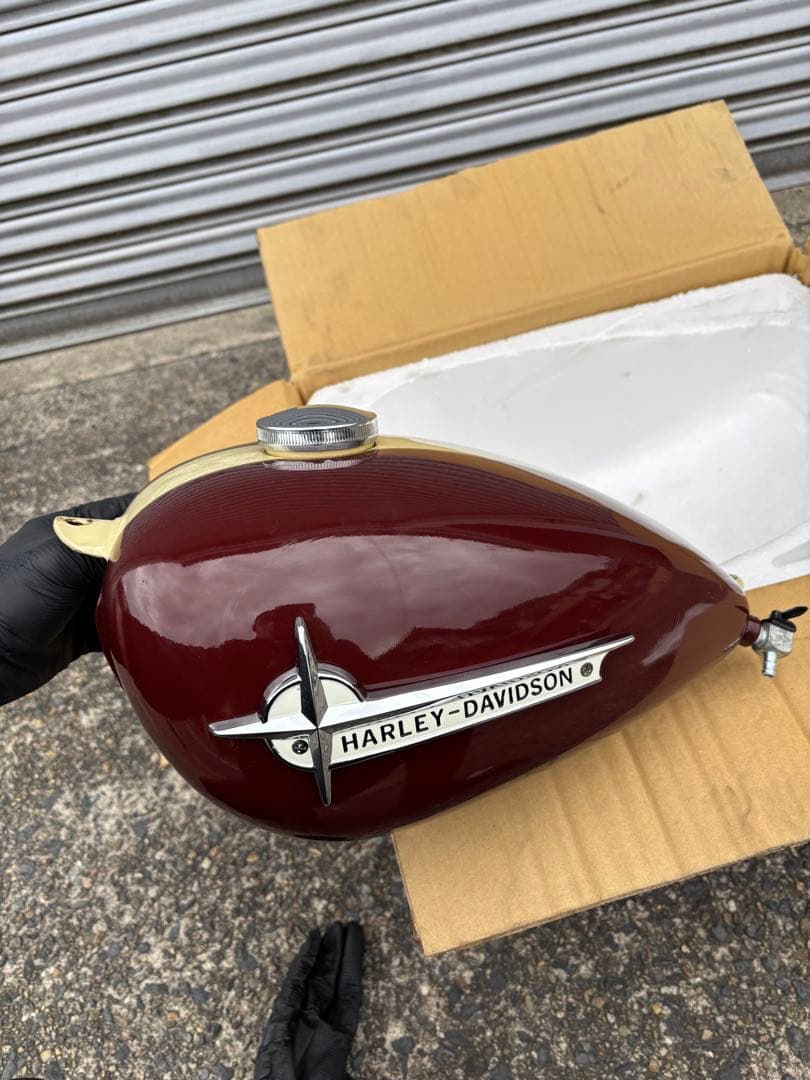 HARLEY-DAVIDSON タンク　バイク