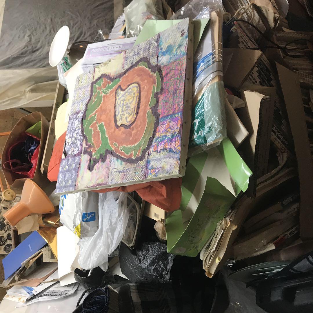 斬新奇抜な果実の絵画