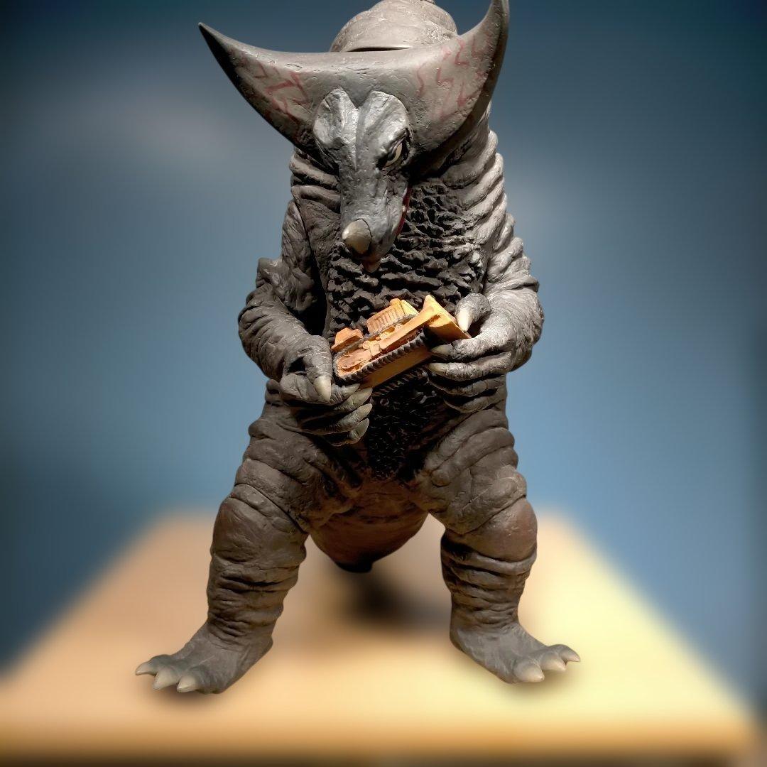 ＣＣＰ1/6特撮　ゴモラ　ブルドーザー付き（初回生産品・中古）