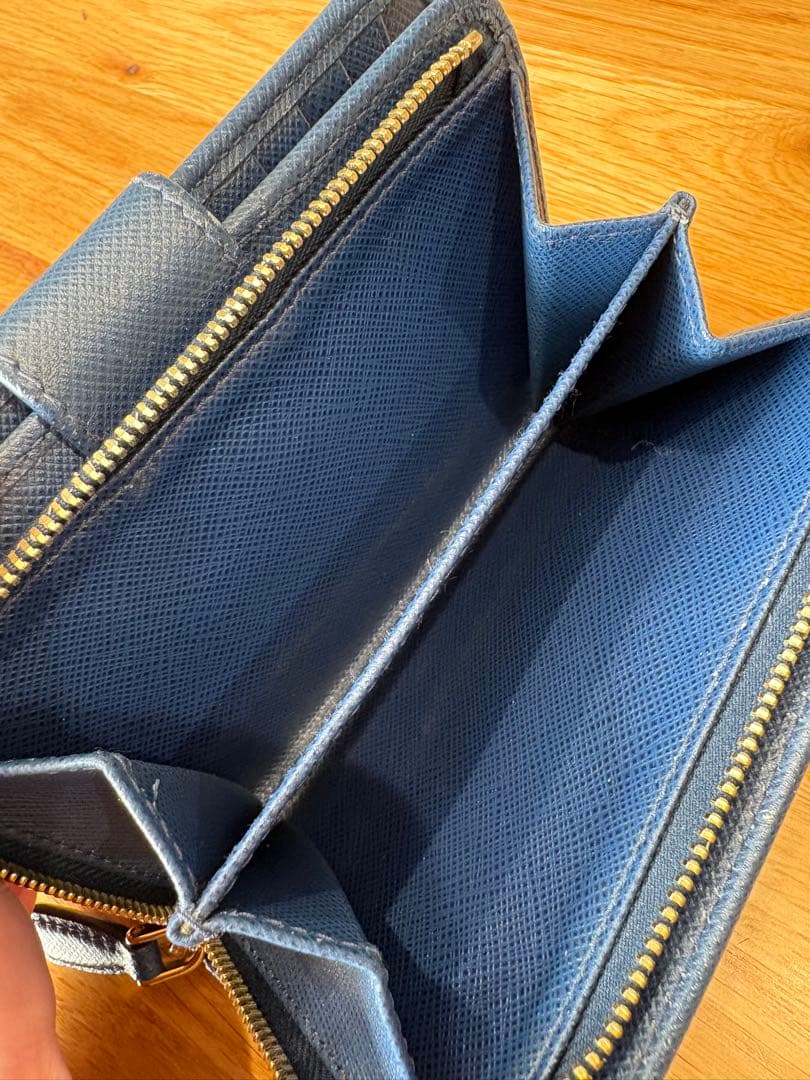 PRADA ブルー レザー 財布