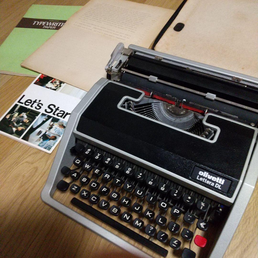 オリベッティタイプライター