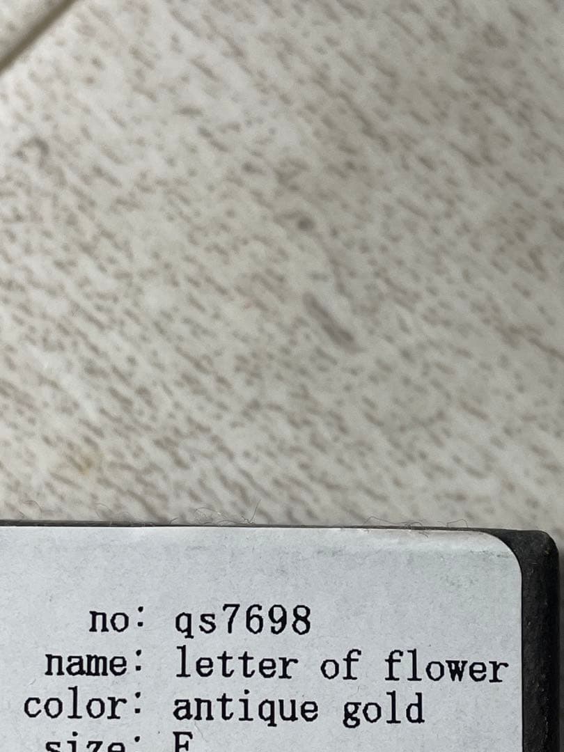 ミナペルホネンletter of flowerアンティーク風ブローチ ピンバッジ