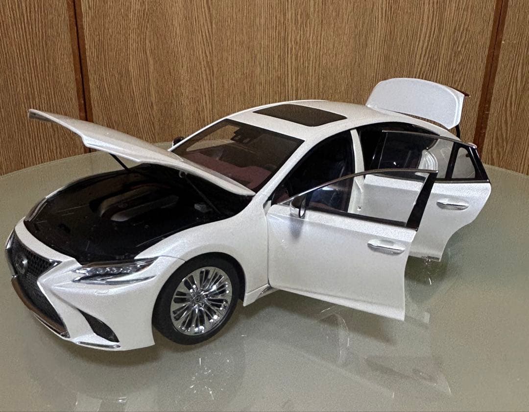 オートアート(AUTOart) 1/18 レクサス LS500h レア品