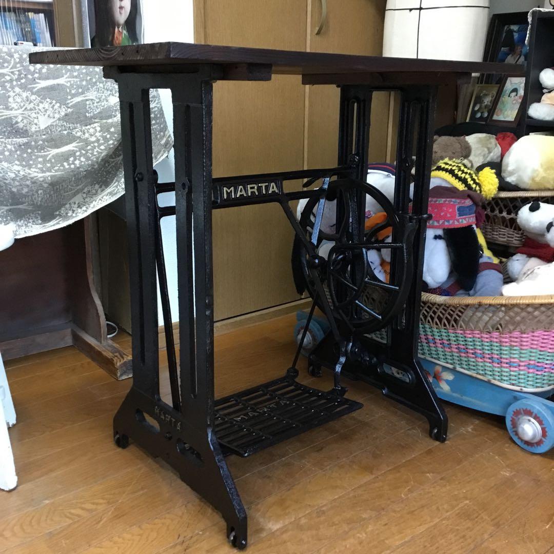 ※アンティーク※MARTA足踏みミシン脚のテーブル