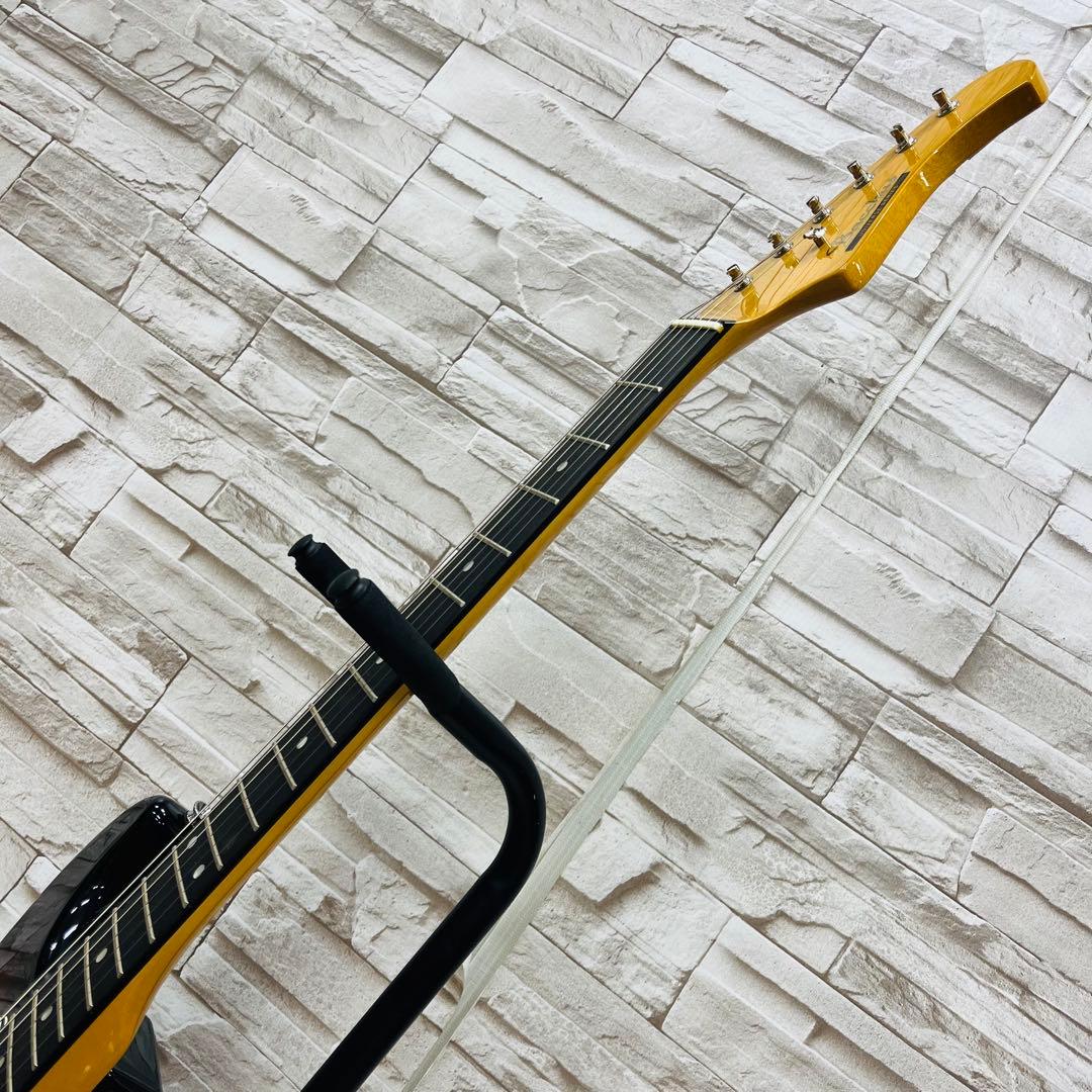 美品 Bacchus UNIVERSE SERIES ストラトタイプエレキギター