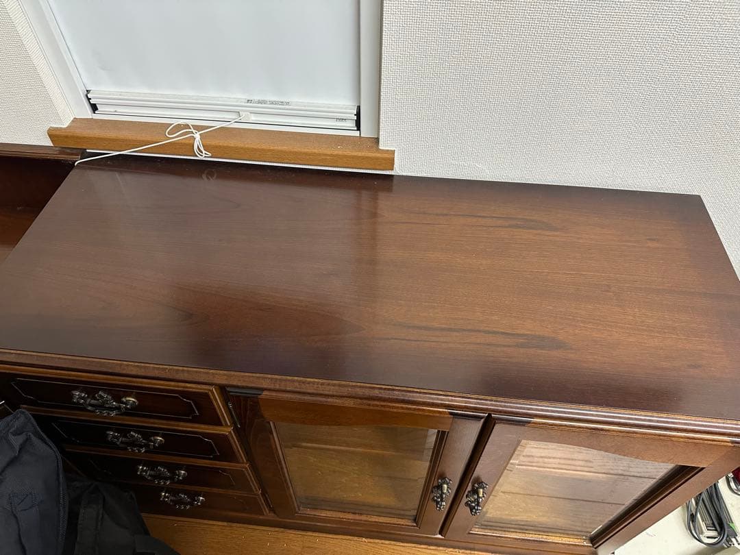 カリモク 木製キャビネット ガラス扉付き 4引き出し