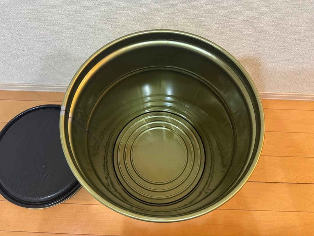 世田谷ベース正式装備品ペール缶スツール