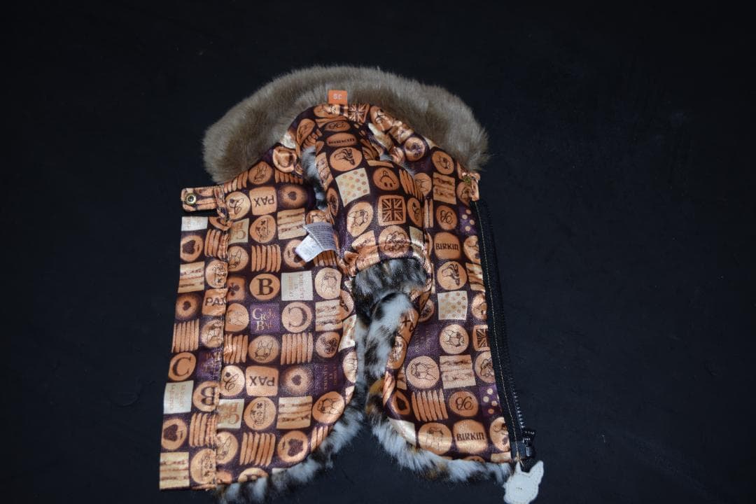 【希少】CRYSTAL BALL（クリスタボール）　犬用ダウン