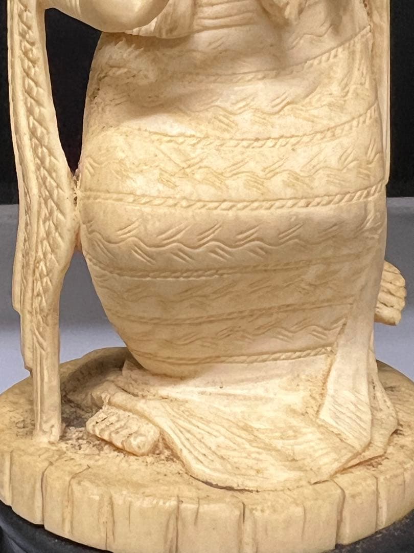 極上　人物　重さ；349g